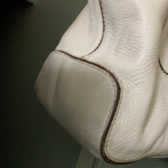 Michael Kors White Leather Bag - Picture 5 of 14